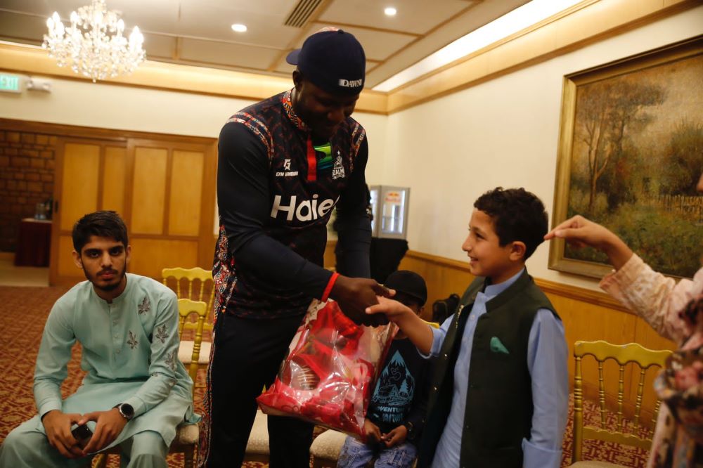 Zalmi Foundation Organizes a Meet & Greet with Peshawar Zalmi for Indus Hospital & Health Network’s Pediatric Patients (3)